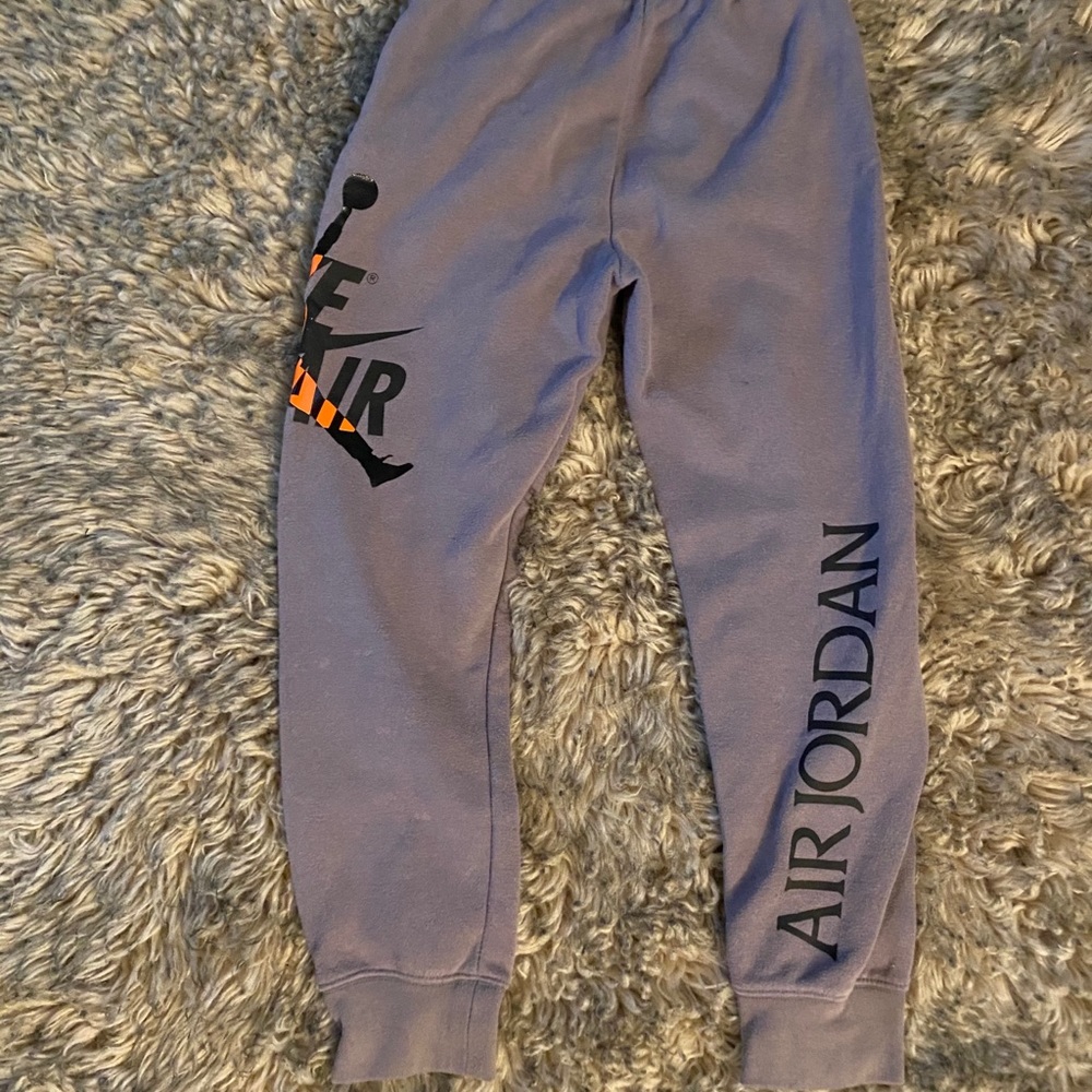 NIKE AIR JORDAN SWEATS SIZE SMALL